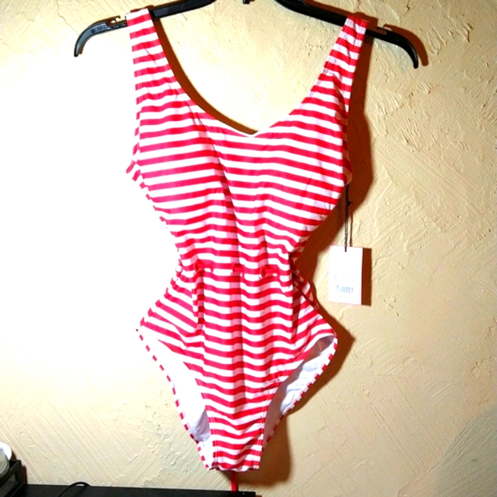 👙🩱NWT JUICY COUTURE ONEPIECE SWIMSUIT 🩲 🏖️ 👙